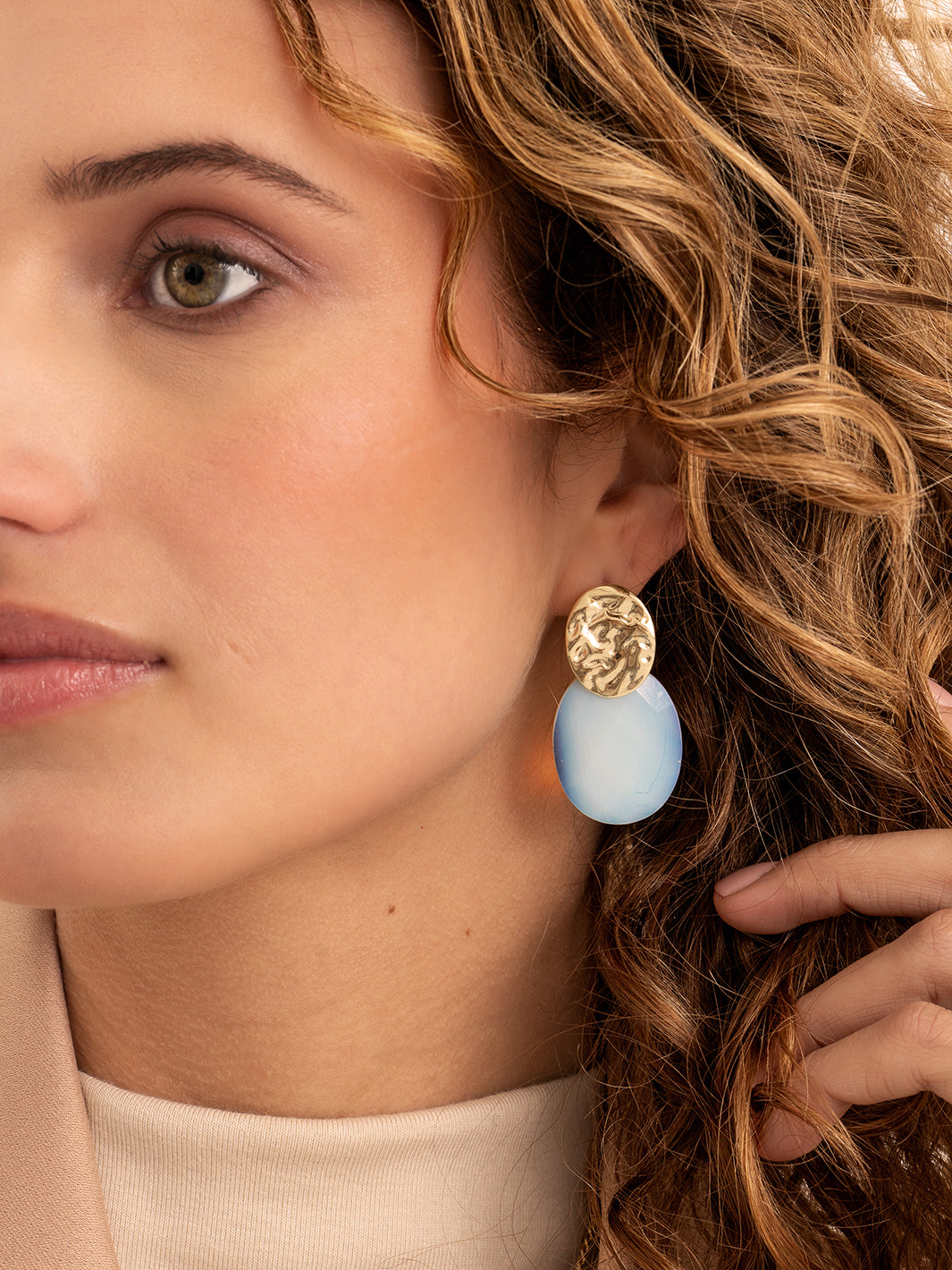 Opalite Large Oval Fuse Push Back Oorbellen set | Goudkleurig