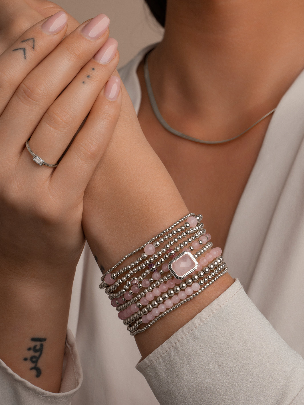 Edelsteen armbanden in zilver kleur met rose quartz 