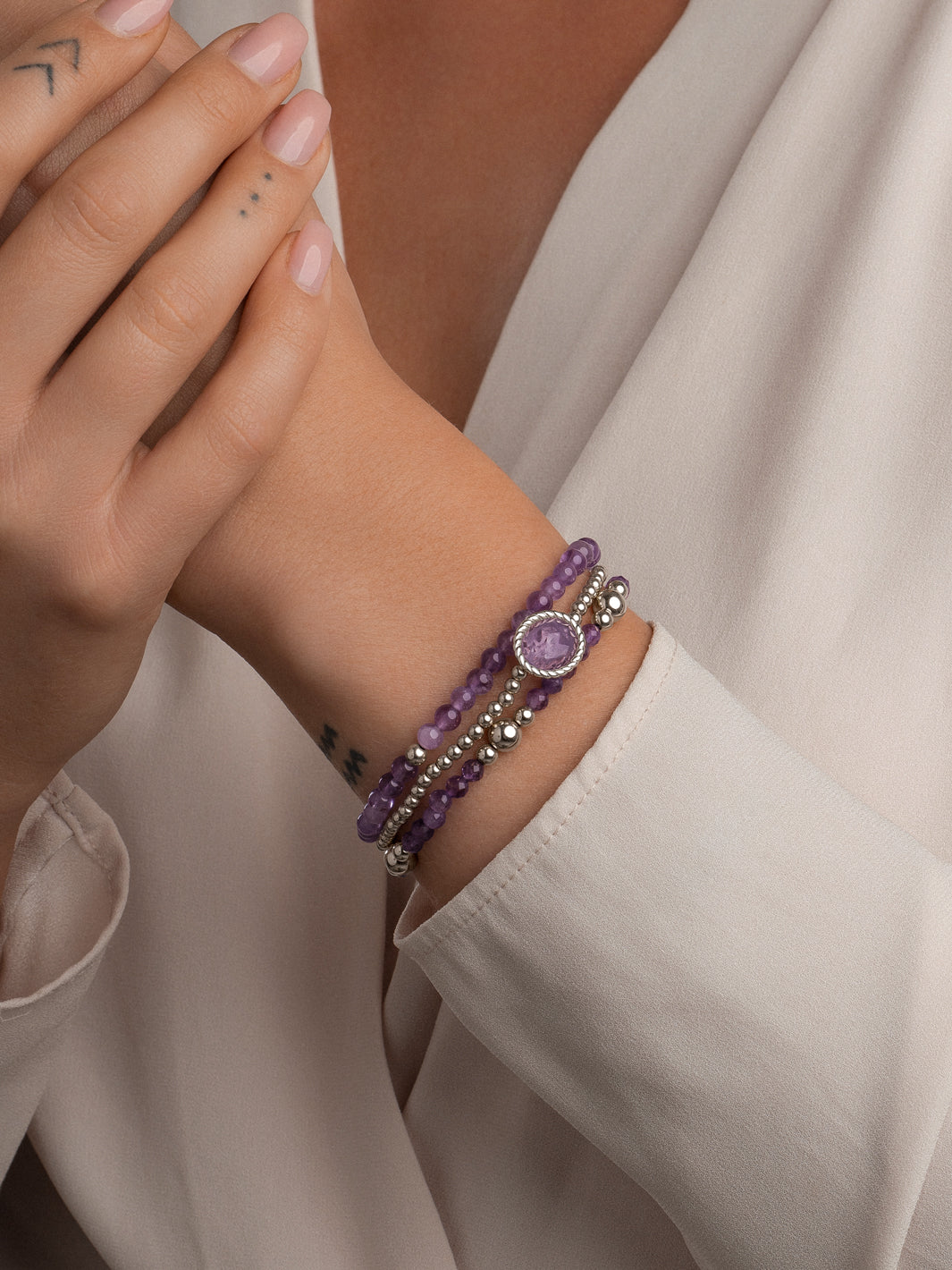 Tijdloze zilveren armband met een amethist edelsteen #kleur_zilver