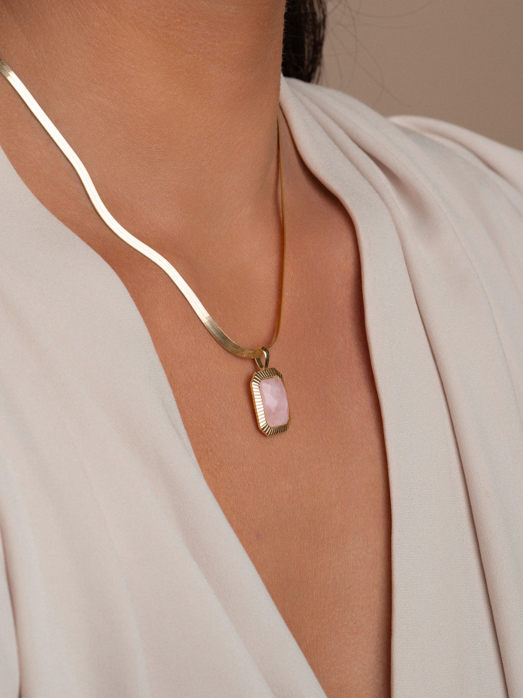 Gouden collier met rozenkwarts edelsteen #kleur_goud